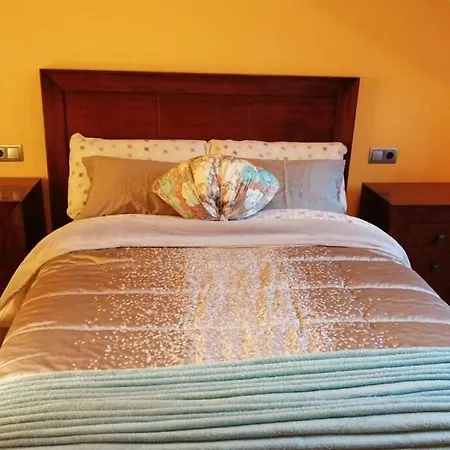 La Casa De Aldan Entre El Mar Y El Bosque